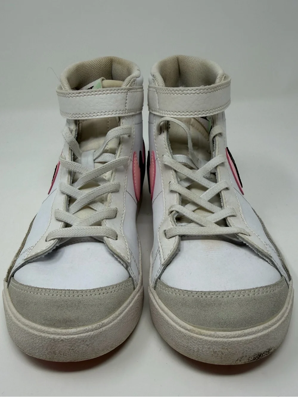 Nike Kids High-Top Sneakers in White, Light Gray, Pink & Black Sz. 3y